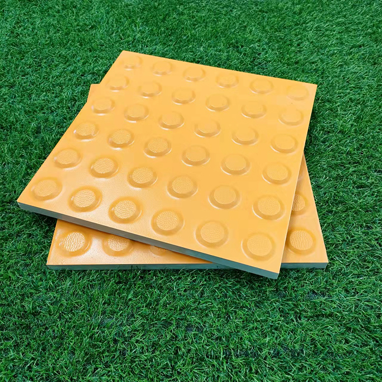 誰家便宜我就買誰的？盲道磚廠家經(jīng)常聽到的一句話